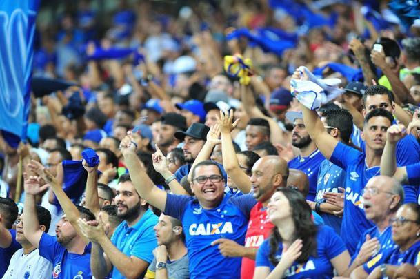 Rafinha entrou na etapa final, 'voou em campo' e marcou os dois gols que fecharam a vitria