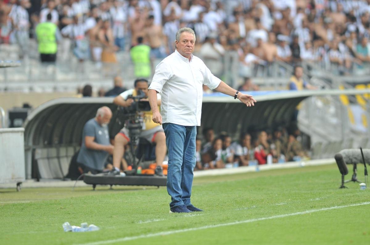 Reaes dos tcnicos Abel, do Cruzeiro, e Vagner Mancini, do Atltico
