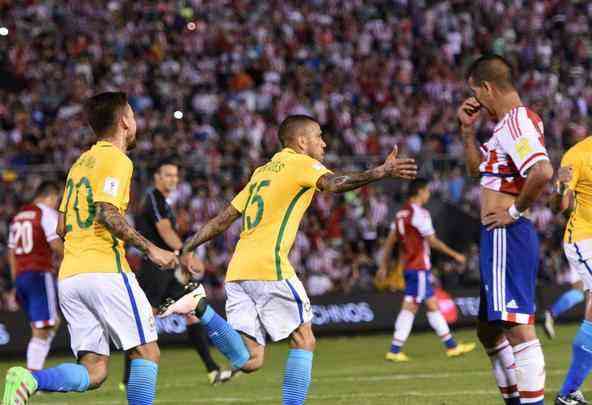 Brasil sai perdendo por 2 a 0 em Assuno, mas arranca empate e evita fiasco contra o Paraguai