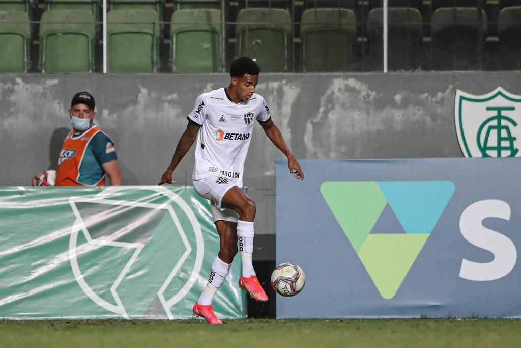 Dylan - Entrou em campo junto com Sasha, levou um cartão amarelo e participou pouco da partida, prejudicado pela diminuição de ritmo da equipe.