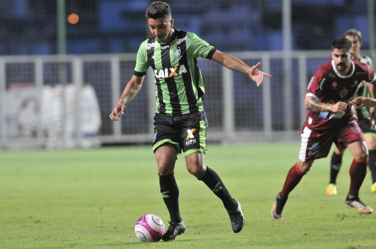 Amrica e Patrocinense se enfrentaram, no Independncia, pela primeira rodada do Campeonato Mineiro