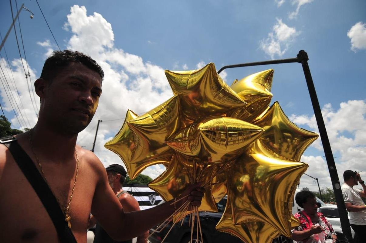Torcida do Atltico chegou animada ao Mineiro para o jogo da taa, contra o RB Bragantino. Dia de festejar com o time o ttulo do Campeonato Brasileiro de 2021