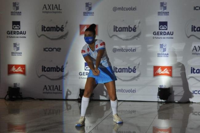 Time Feminino de V�lei do Minas foi apresentado nesta quarta-feira (11/10)