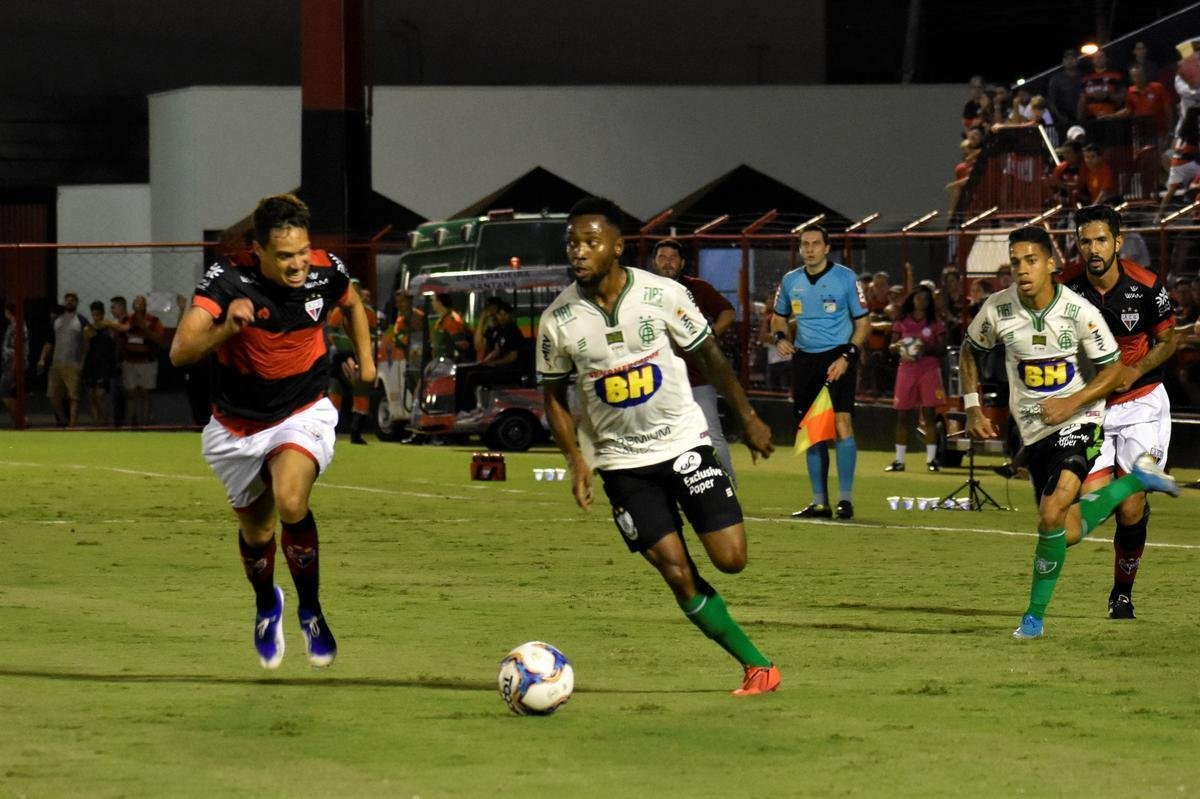 Amrica arrancou empate dramtico diante do Atltico-GO em Goinia 