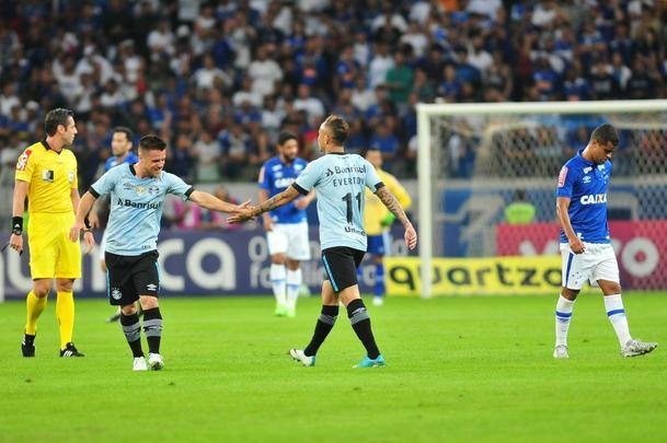 Imagens do jogo entre Cruzeiro e Grmio, pela 8 rodada do Campeonato Brasileiro, no Mineiro