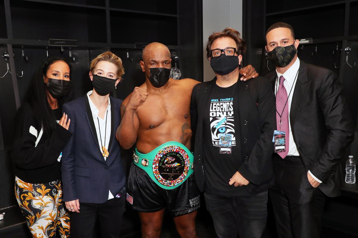 Fotos do retorno de Mike Tyson aos ringues