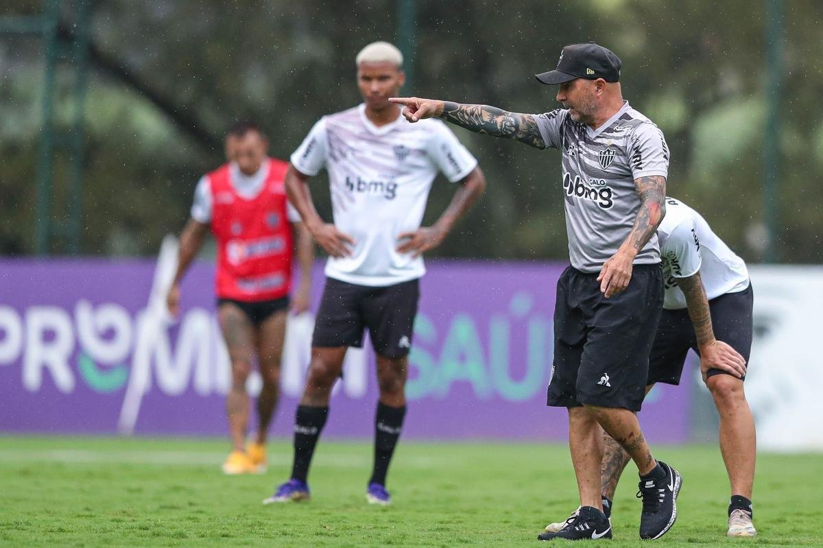 Fotos do primeiro treino de Hulk no Atlitco