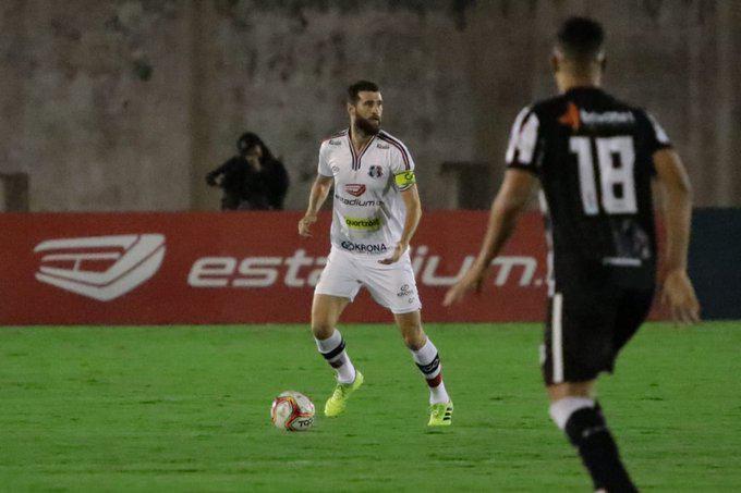 Treze e Santa Cruz se encontraram nesta noite de sábado, no estádio Domingão, em jogo válido pela Série C do Campeonato Brasileiro