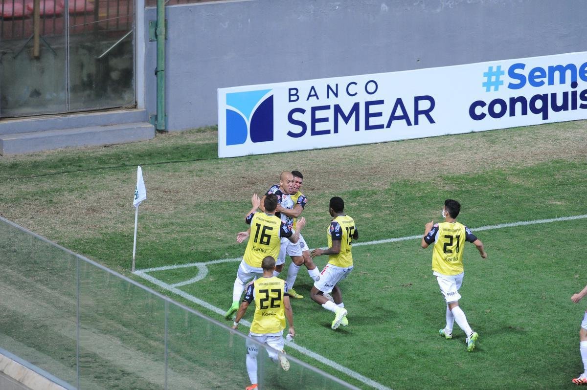 Nos acrscimos, o Operrio chegou ao empate com gol de Julinho