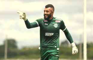 Coritiba -  Alex Muralha (foto), Rhodolfo, William Matheus e Patrick esto com contratos no fim