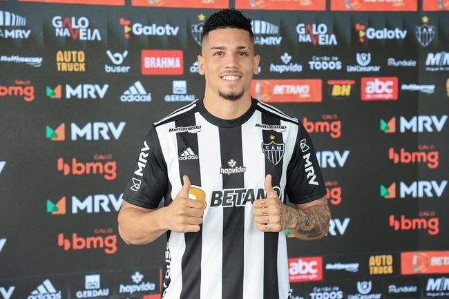 Paulinho foi oficialmente apresentado na Cidade do Galo nesta sexta-feira (16/12).