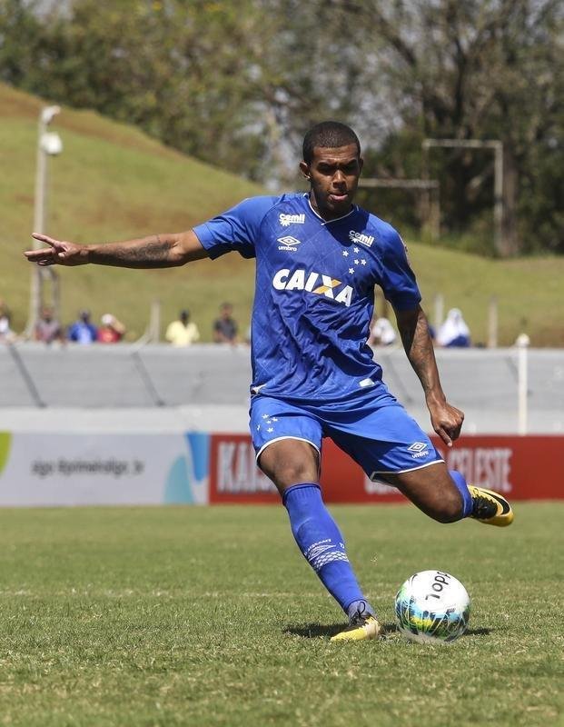 Cruzeiro chegou a abrir 2 a 0 sobre o Londrina, com gols de Lucas Silva e Sassá, mas cedeu o empate no segundo tempo e perdeu nos pênaltis por 3 a 1. Time foi eliminado na semifinal da Primeira Liga.