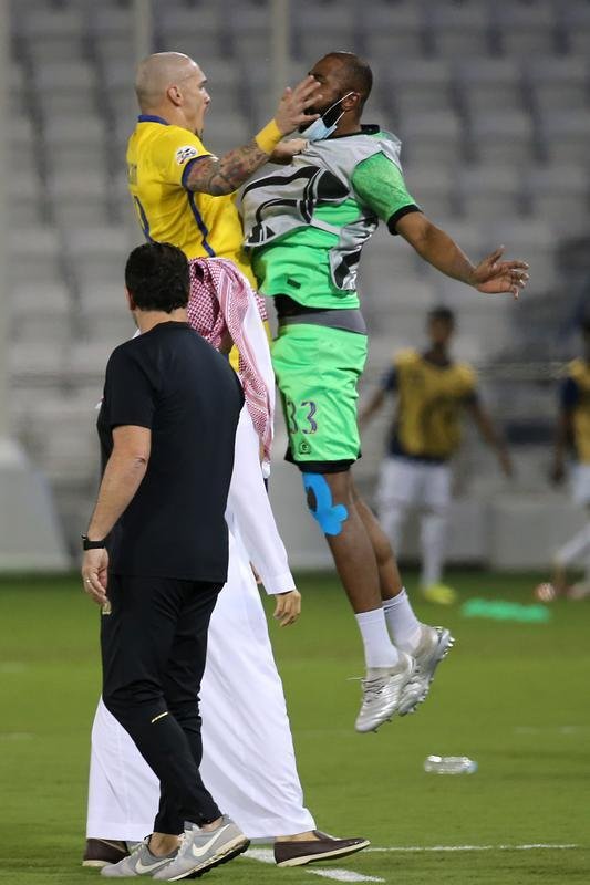 Fotos do zagueiro Maicon pelo Al Nasr, da Arbia Saudita, ltimo clube antes de 'acerto' dele com o Cruzeiro