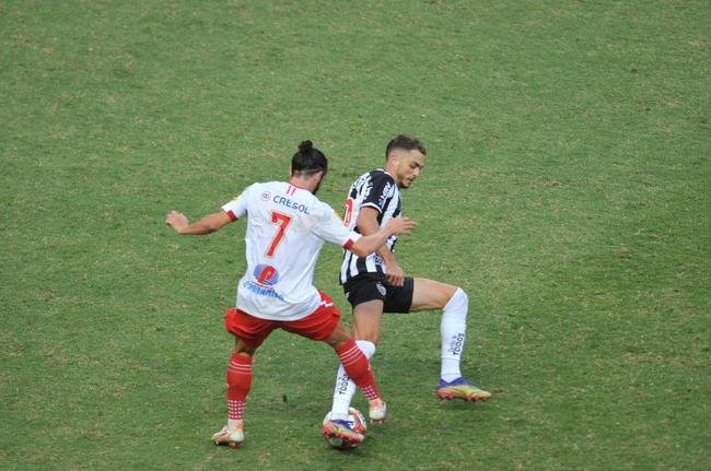 Fotos do jogo de ida da semifinal do Mineiro entre Tombense e Atltico, no Independncia, em Belo Horizonte.