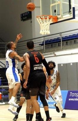 Mesmo sem contar Leandrinho, cestinha do NBB, o Minas venceu o Braslia em Belo Horizonte