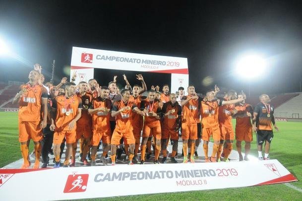 Coimbra venceu o Uberlndia por 1 a 0 e conquistou o trofu do Mdulo II do Campeonato Mineiro