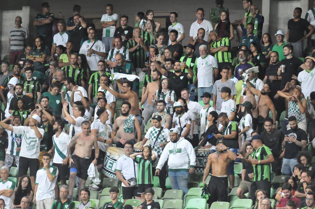 Fotos do jogo entre Amrica e Santa Cruz