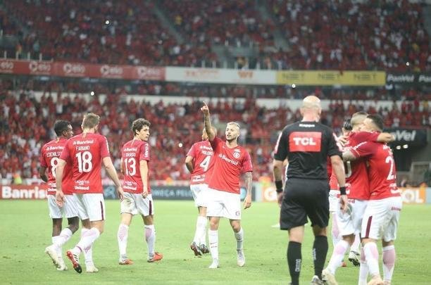 Internacional - terceiro colocado no Campeonato Brasileiro (fase de grupos)
