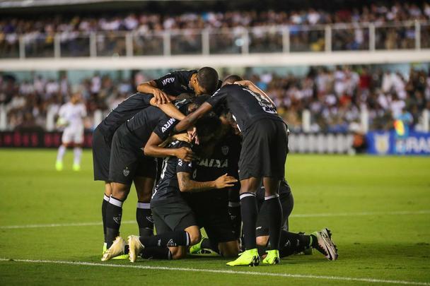 Na Vila Belmiro, Atlético é derrotado pelo Santos por 3 a 2, pela 37ª rodada do Campeonato Brasileiro