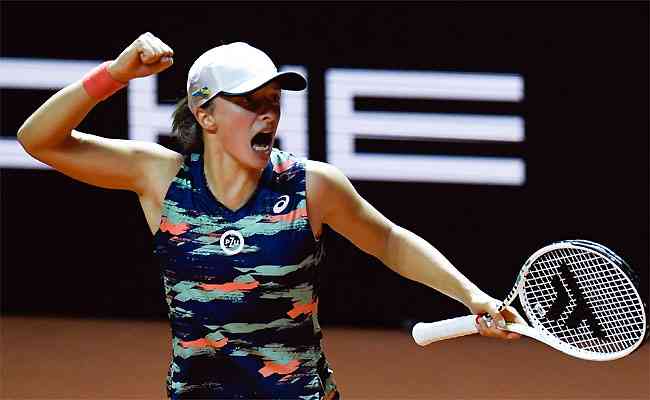 Iga Swiatek é eleita melhor tenista do ano pela WTA