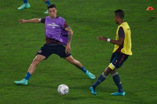 Brasil e Colmbia se enfrentaram no Estdio Nilton Santos, pelo Grupo B da Copa Amrica 