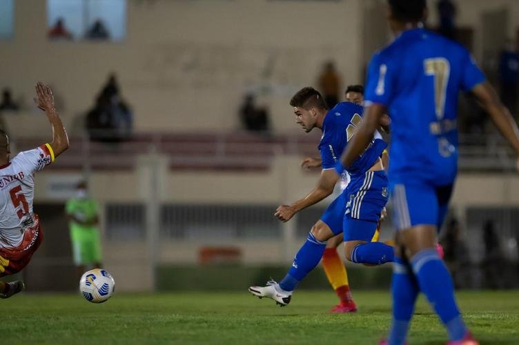 Fotos do jogo entre Juazeirense e Cruzeiro, no Estádio Adauto Moraes, em Juazeiro-BA, pela terceira fase da Copa do Brasil