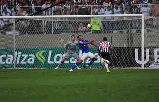 Veja o gol de bila, do Cruzeiro, por outro ngulo: 1 a 1