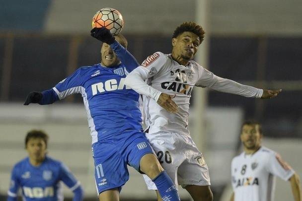 Oitavas de final da Copa Libertadores de 2016 - No jogo de ida, no estádio El Cilindro, em Avellaneda, o Atlético empatou com o Racing por 0 a 0.