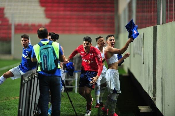 Cruzeiro vence Atltico por 4 a 2 nos pnaltis e conquista a Supercopa Sub-20, no Independncia