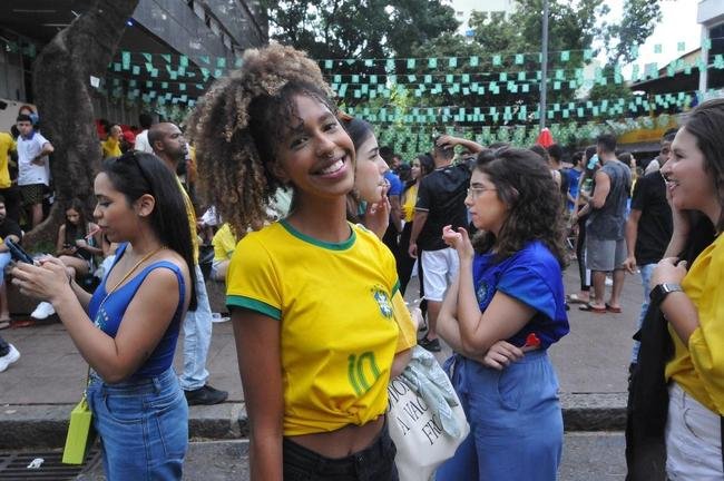 Concentrao de torcedores nos bares da Rua Antnio de Albuquerque, na Savassi