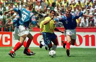 Romrio - baixinho marcou gols nas vitrias da Seleo Brasileira sobre Rssia e Camares, na Copa do Mundo de 1994, nos Estados Unidos