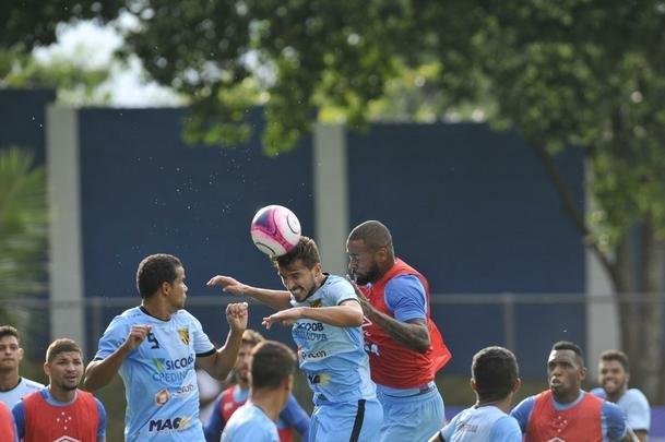 Com gols de Judivan e Rafael Sobis, Cruzeiro venceu Betinense por 2 a 0 em jogo-treino
