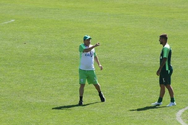 Adilson comandou o primeiro treino no Amrica nesta quarta-feira