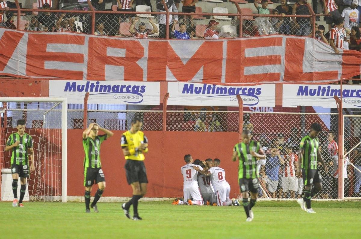 As melhores fotos do duelo entre Villa Nova e Amrica, em Nova Lima, pelo Mineiro