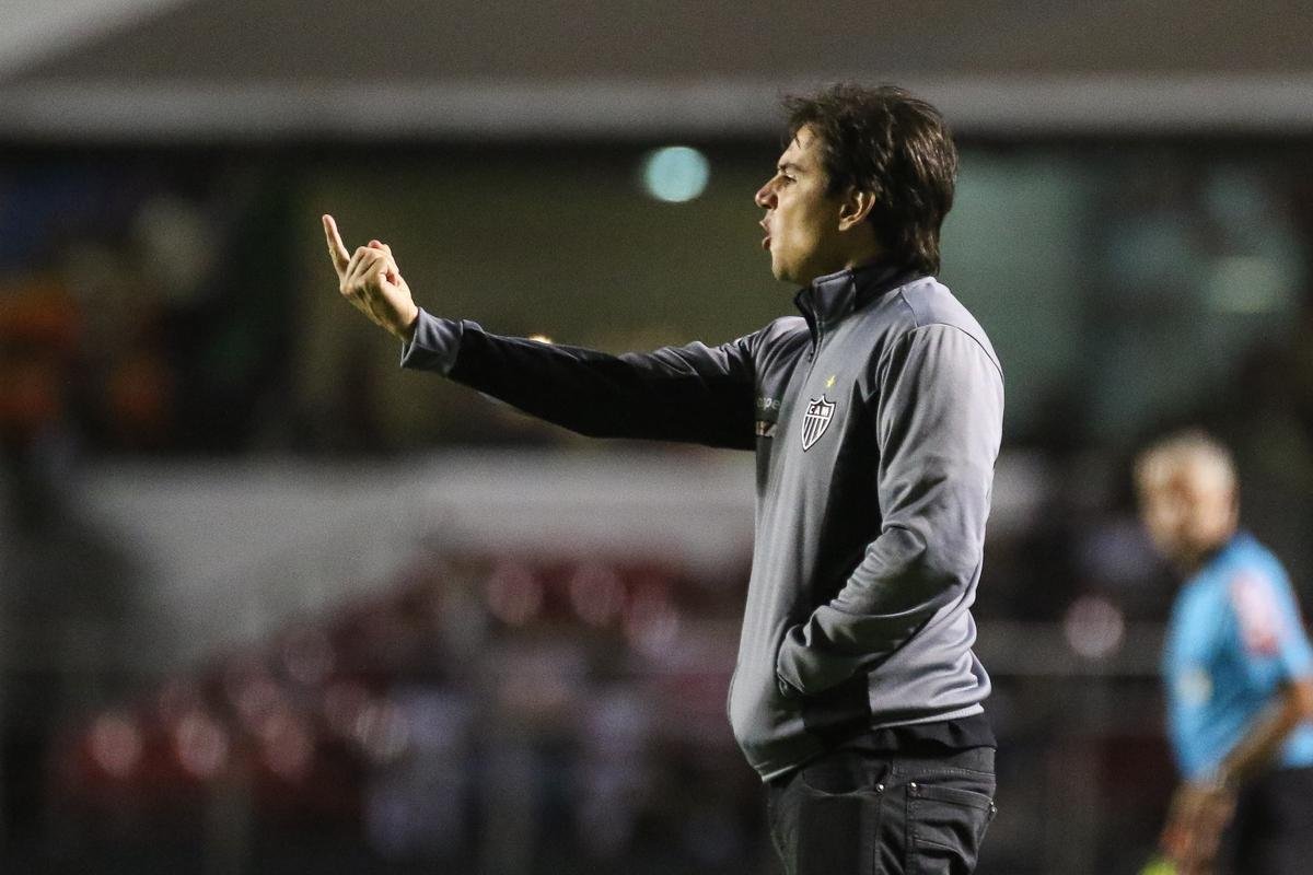 Atlético saiu atrás, conseguiu virada com Róger Guedes e Ricardo Oliveira, mas cedeu empate no Morumbi