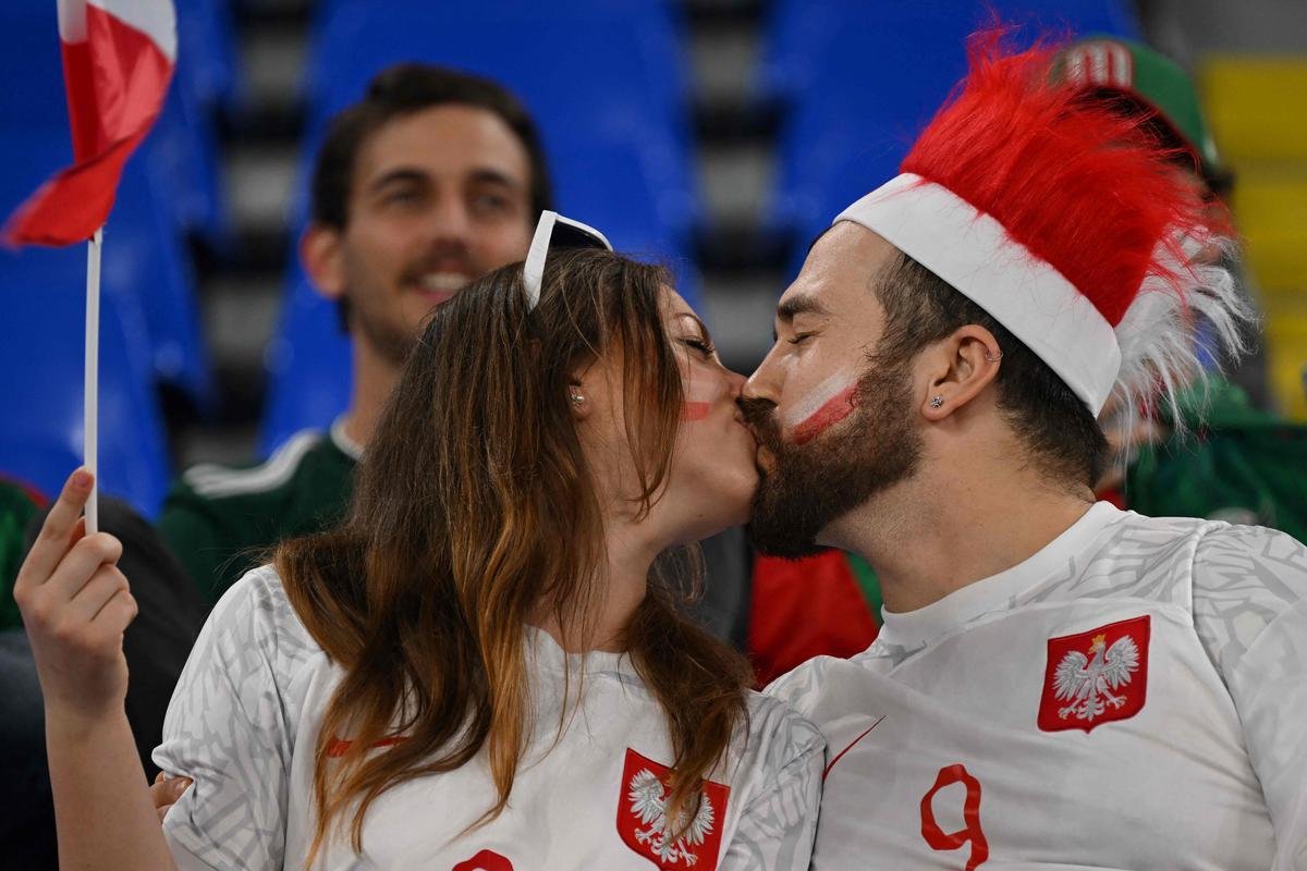 Imagens da torcida no jogo entre Mxico e Polnia pelo Grupo C da Copa do Mundo.