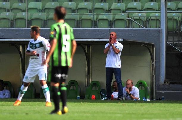 Amrica derrotou Uberlndia no Independncia por 3 a 0, com gols de Al (2) e Ademir