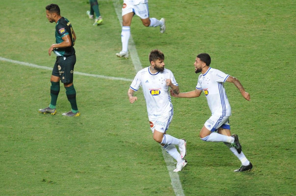 Fotos do jogo entre Amrica e Cruzeiro, no Independncia, em Belo Horizonte, pela 25 rodada da Srie B do Brasileiro