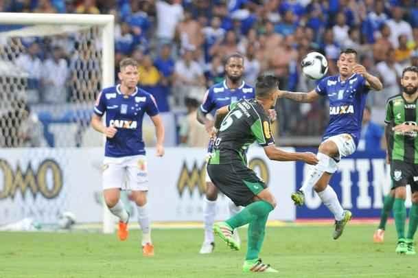Cruzeiro e Amrica ficaram no empate, e permitiriam a chegada do Uberlndia  liderana