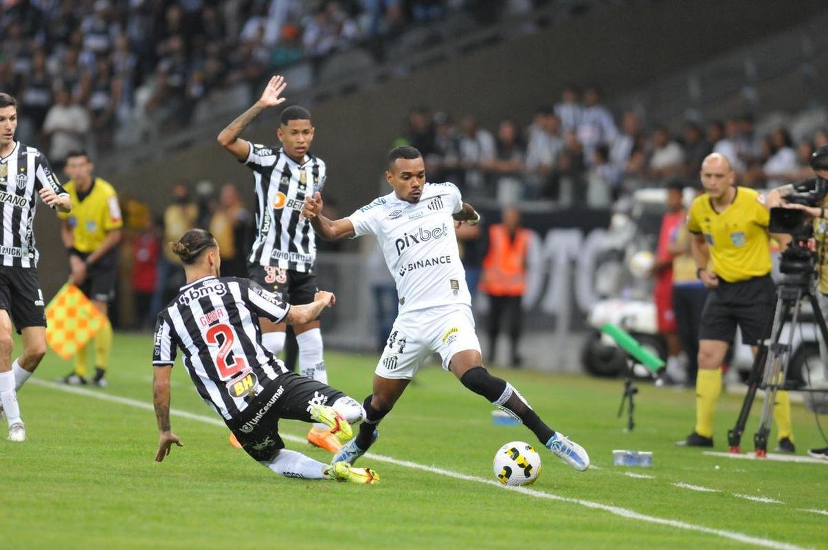 Fotos do jogo entre Atltico e Santos, no Mineiro, em Belo Horizonte, pela 11 rodada do Campeonato Brasileiro