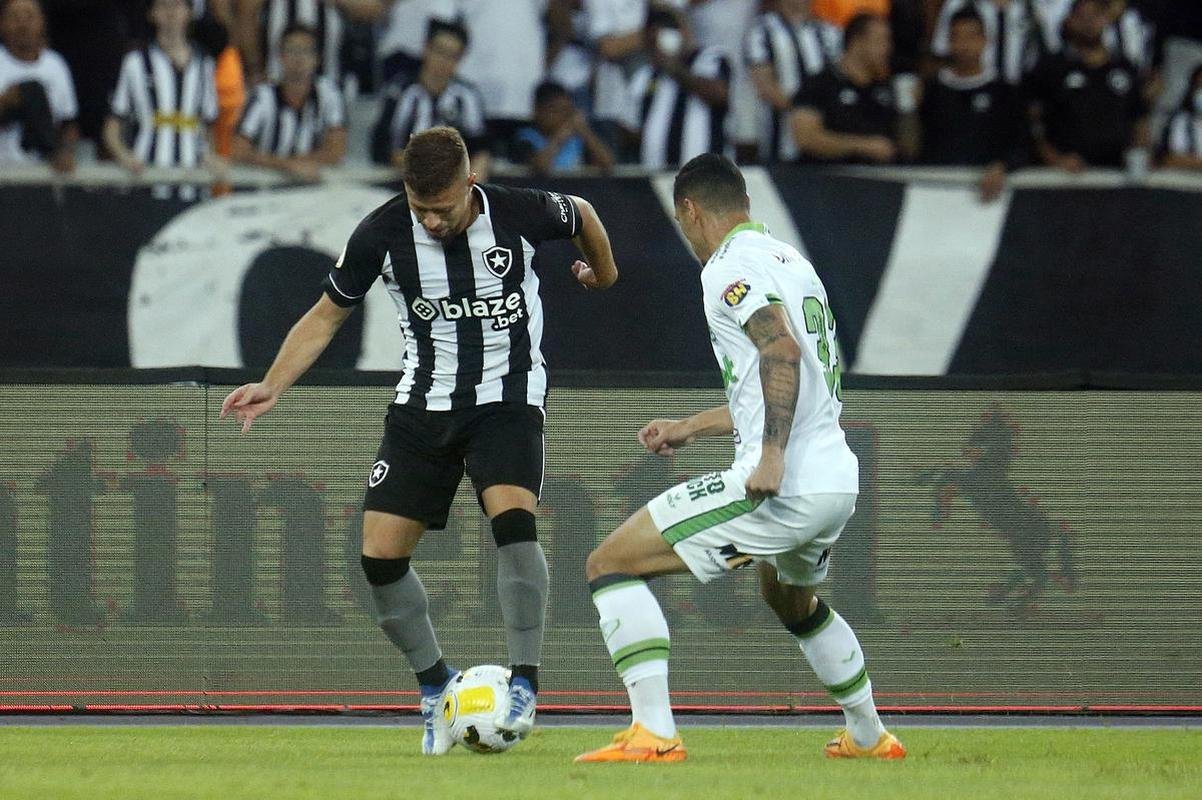 Fotos da partida entre Botafogo e Amrica, pelo duelo de volta das oitavas de final da Copa do Brasil. Jogo foi realizado nesta quinta-feira (14), no estdio Nilton Santos, na cidade do Rio de Janeiro.