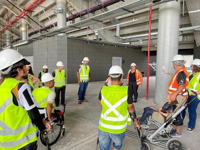 Fotos da visita feita por pessoas com deficincia na Arena MRV, nesta quinta-feira (9/2)
