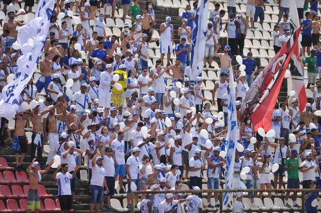 Cruzeiro e Ponte Preta se enfrentaram numa manh de forte calor em Sete Lagoas 