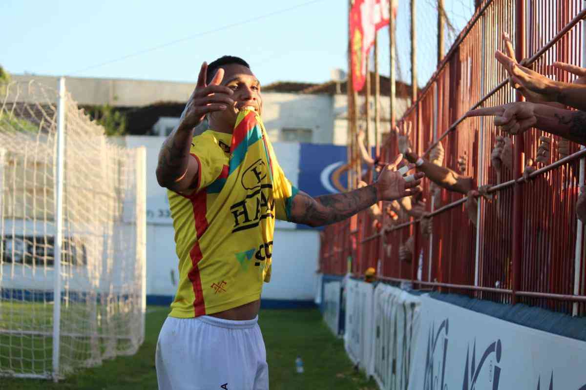 #8 - Thiago Alagoano (Brusque) - 3 gols