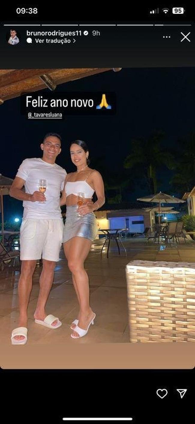 Grande parte dos jogadores do Cruzeiro passaram a noite de R�veillon em fam�lia, enquanto outros optaram por celebrar a virada do ano na praia.