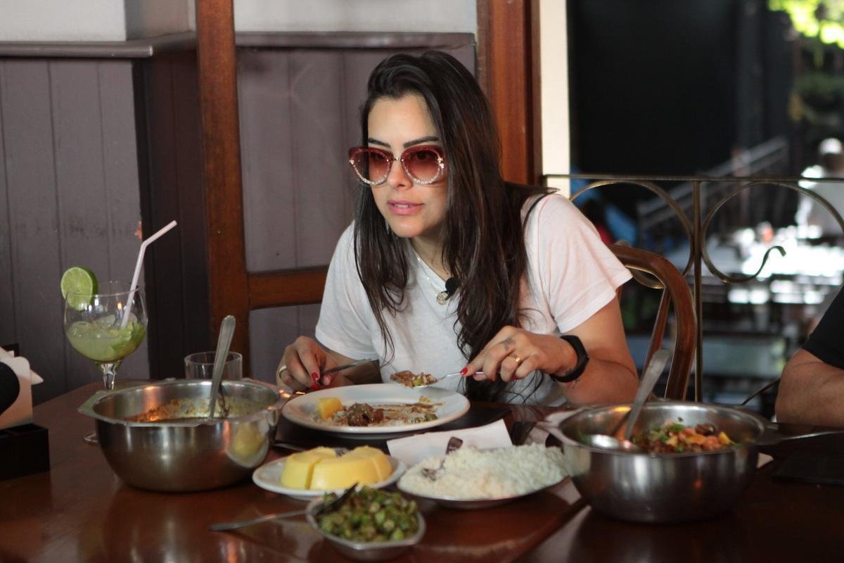 Na primeira vez de Larissa Riquelme em Belo Horizonte, levamos a modelo e apresentadora paraguaia para um verdadeiro banquete de pratos tpicos da culinria mineira. E ela adorou!