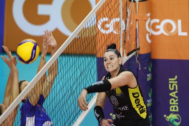 Praia venceu o Minas por 3 sets a 0, em Brusque (SC), e conquistou a Supercopa