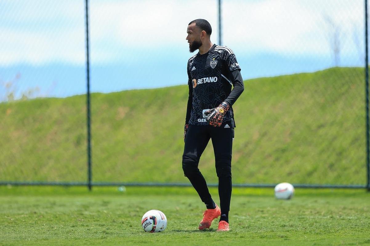 22 - Everson (goleiro)