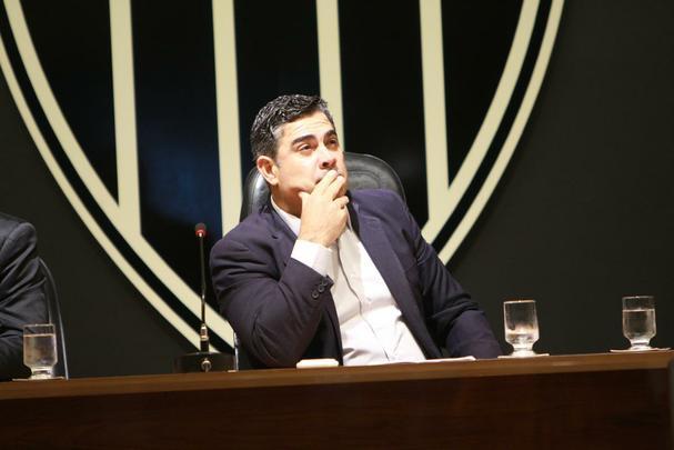 Veja imagens da entrevista coletiva de Srgio Sette Cmara