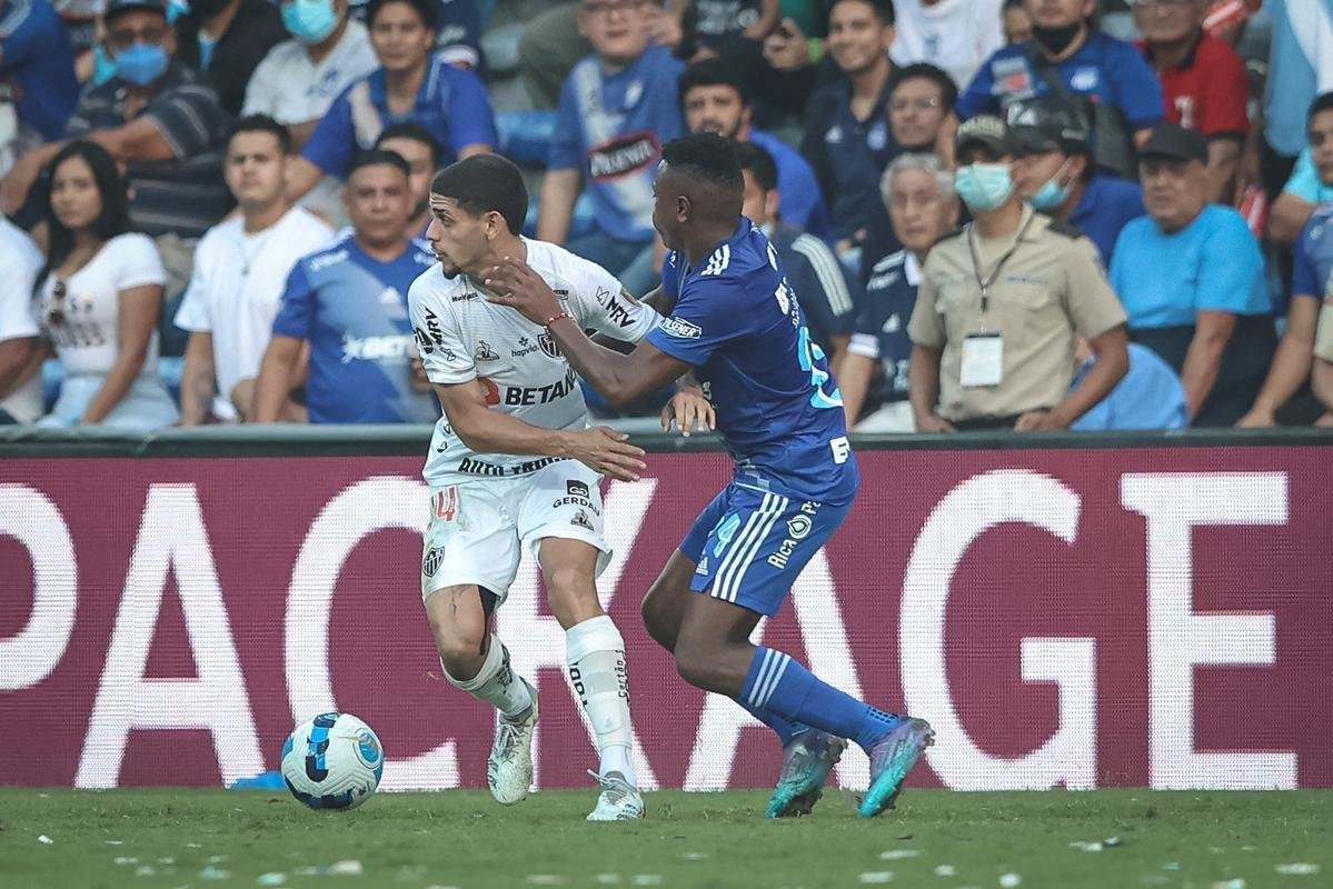 Fotos do jogo de ida das oitavas de final da Copa Libertadores, entre Emelec e Atltico, no estdio George Capwell, em Guayaquil, no Equador